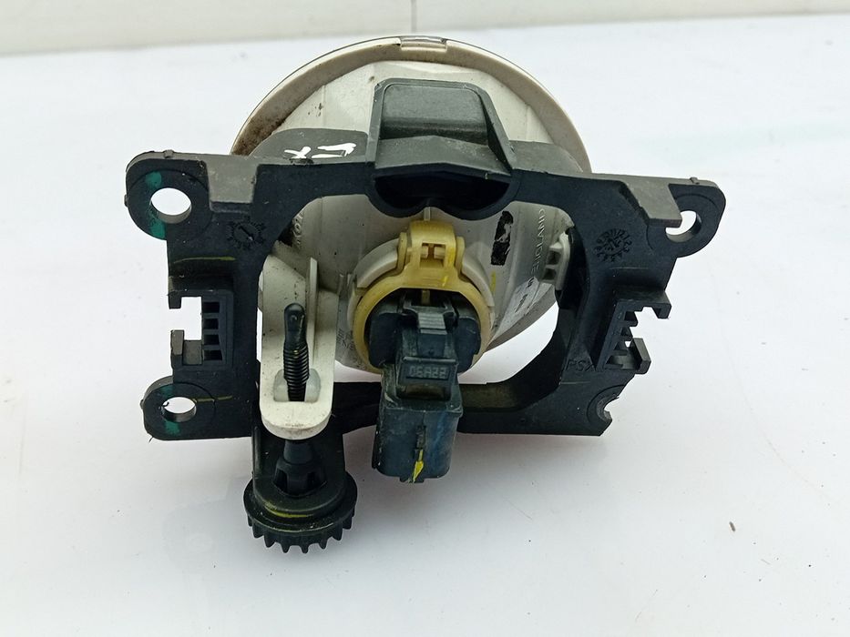 Farol nevoeiro frente direito CITROËN C3 III (SX)