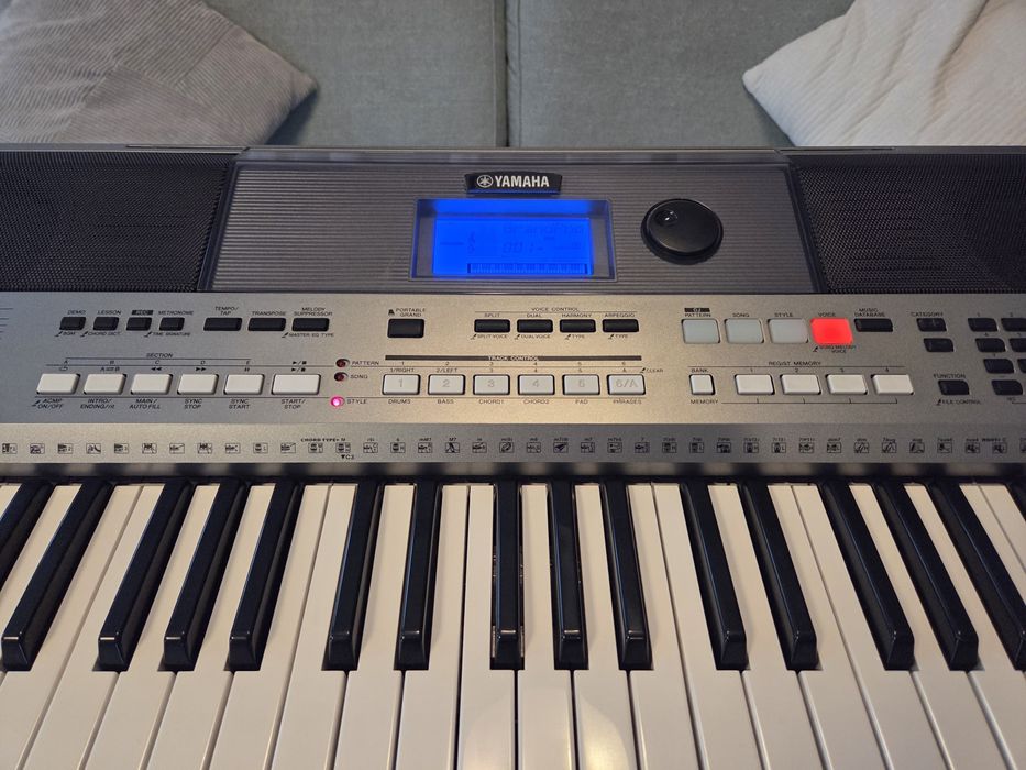 Keyboard Yamaha PSR-E443