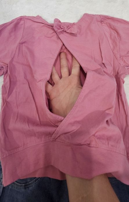 Fajna bluzeczka z wycięciem na pleckach