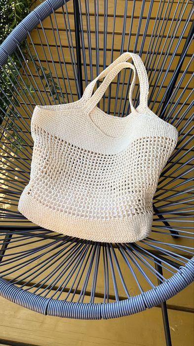 Жіноча сумка із рафіі