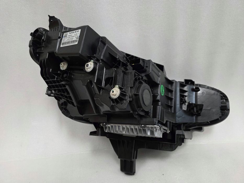 volvo ex30 2024 przód strona lewa lampa przednia 80000401