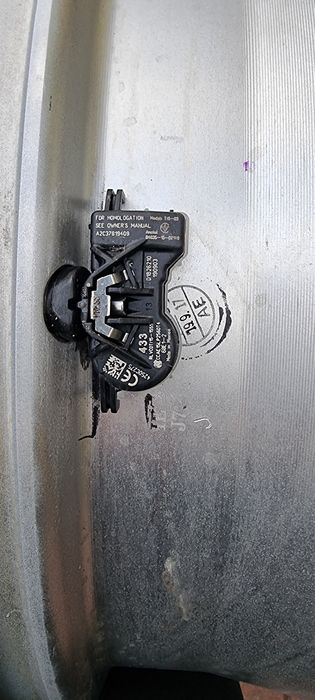 Felgi 5x114.3x18 Mitsubishi oryginalne z czujnikami ciśnienia