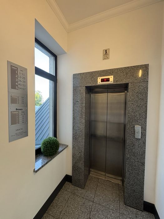 Оренда Офісу в БЦ D-LUX DOWNTOWN вул.Героїв Небесної сотні 24