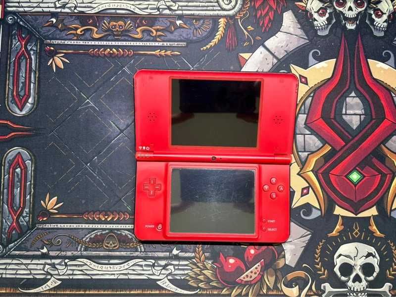 Nintendo DSi XL - Super Mario Bros 25th Anniversary Edition