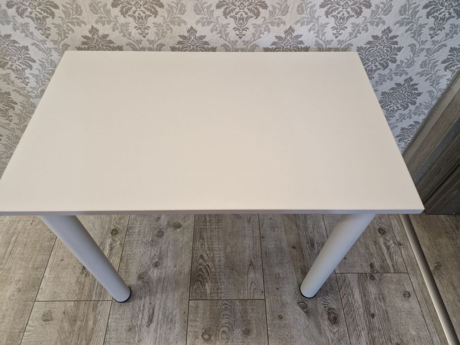 Maly stolik 50x80 nowy