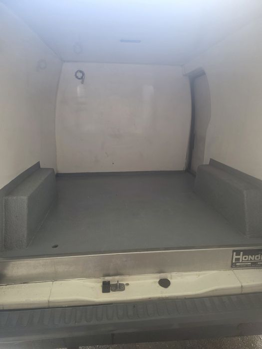 Ford Transit Connect com caixa isotérmica