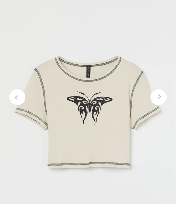 бежевий короткий топ (кроп-топ) від H&M Divided з метеликом