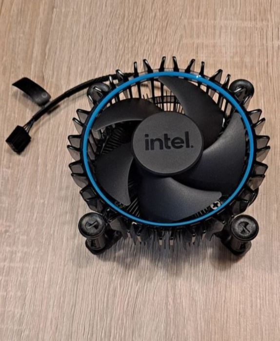Chłodzenie procesora Intel s1700 wentylator intel