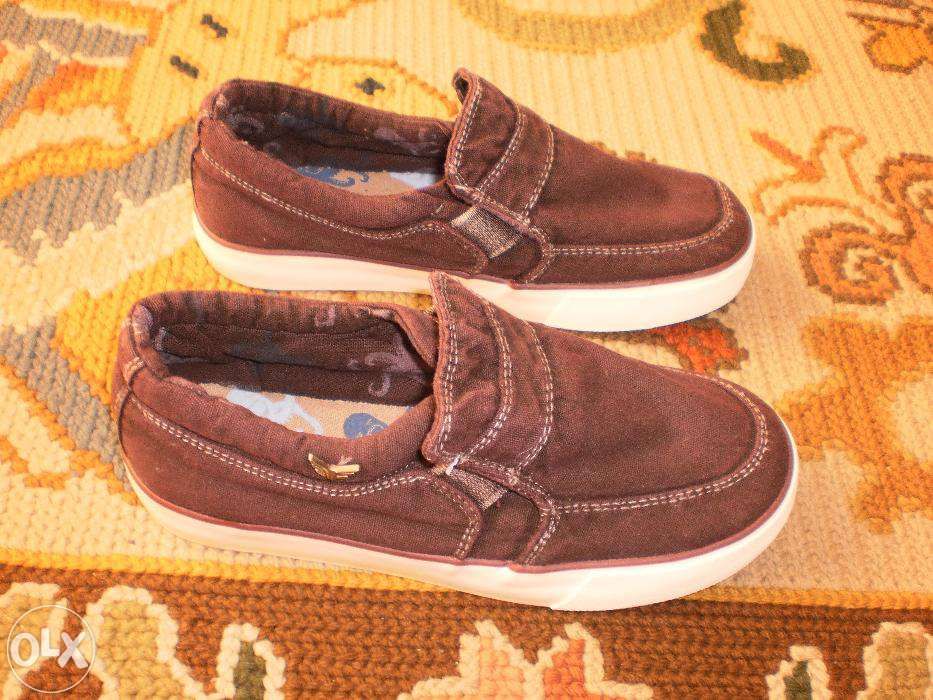 2 Pares Sapatos (Tam 33)