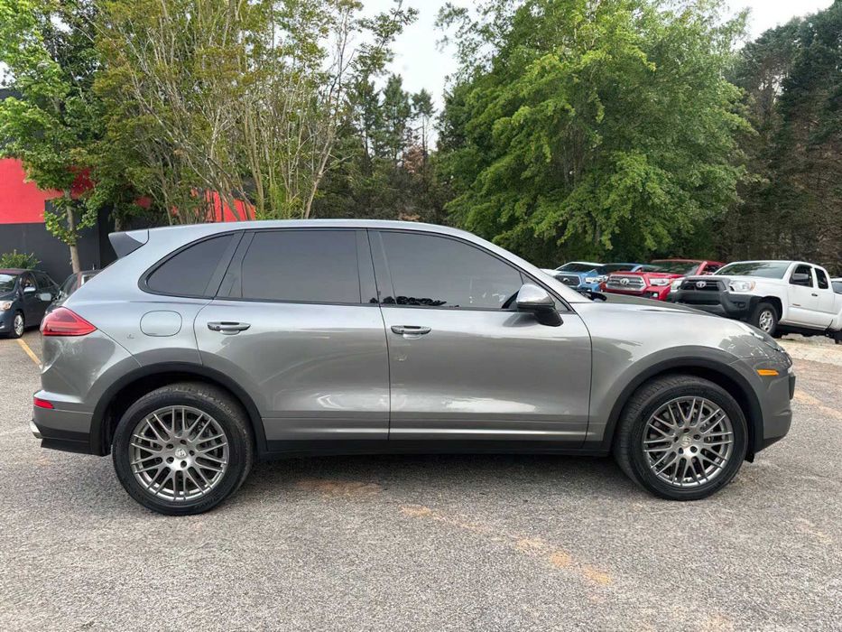 Porsche Cayenne      2017