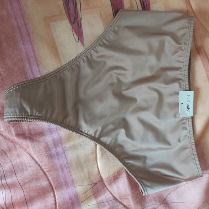 BIK Bok stringi modelujące S Nowe