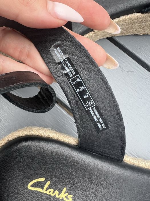 Босоніжки сандалии Clarks шкіра жіночі чорні