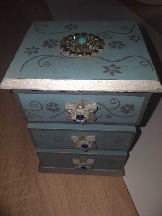 Pequeno guarda joias - móvel, com 3 gavetas [antigo] // TROCA