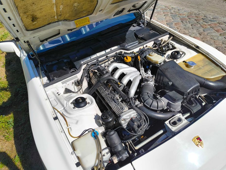 Samochód Porsche 944