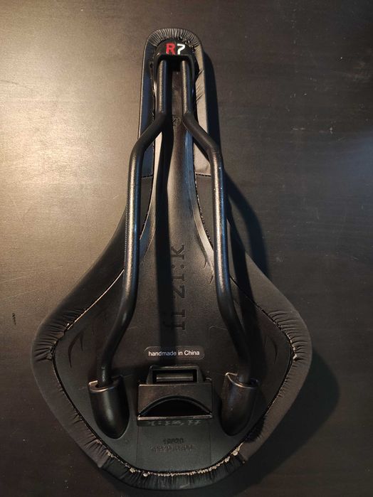 Selim estrada Fizik Antares R7