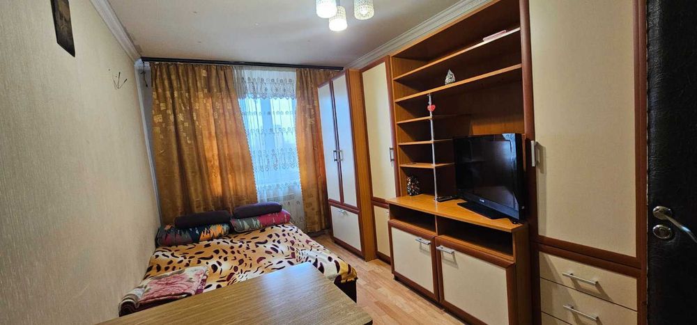 Здається кімната в гуртожитку біля Дарницької площі