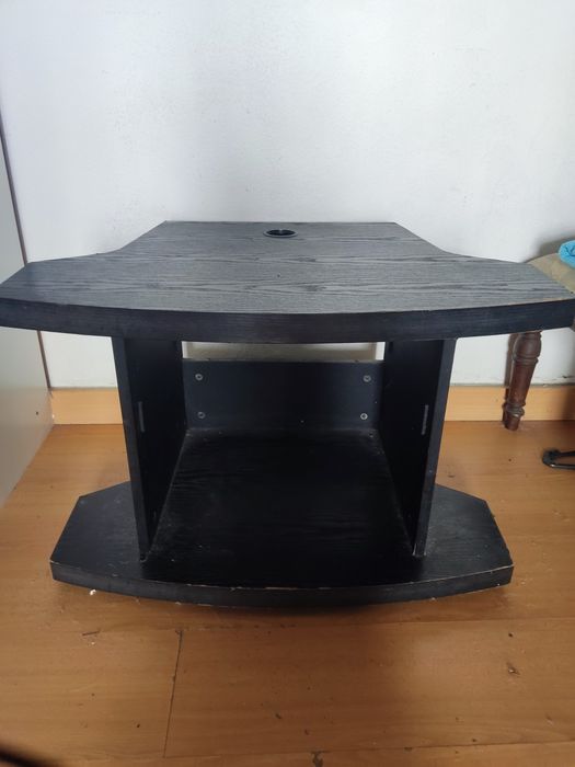 Móvel preto para TV