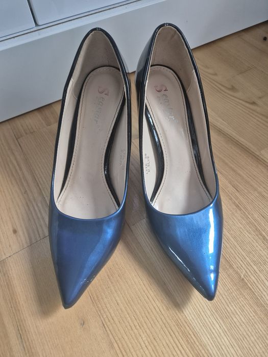 Buty na obcasie niebiesko granatowe rozmiar 39