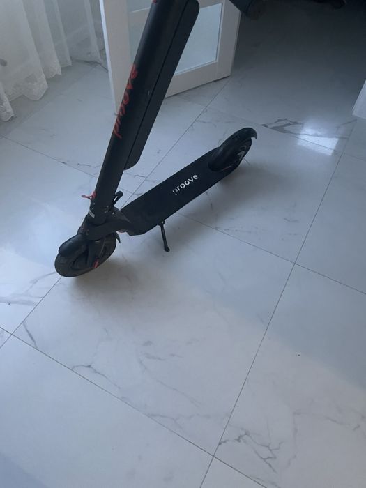 Продам електросамокат Proove