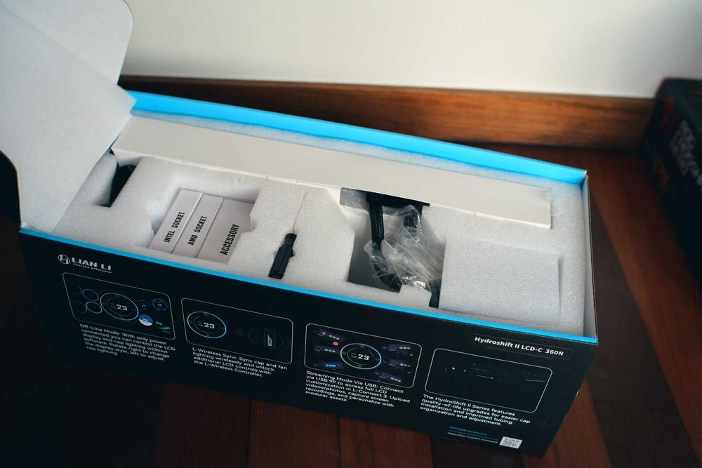 AIO Refrigeração CPU Lian Li HydroShift II LCD-C