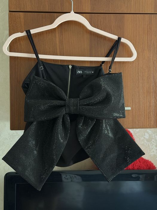 Топ з бантом від Zara