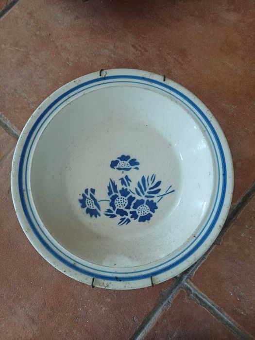 Vários Pratos Decorativos antigos