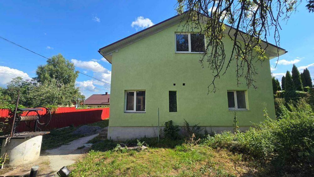 Продаж просторого будинку у Винниках