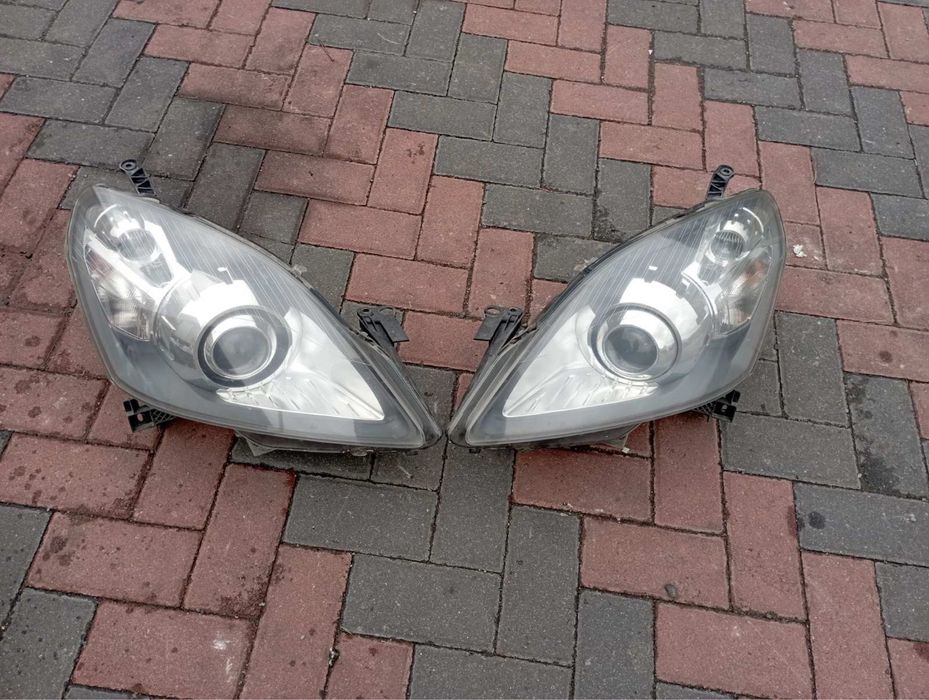 Фари ксенон Опель Зафіра Б Opel Zafira B