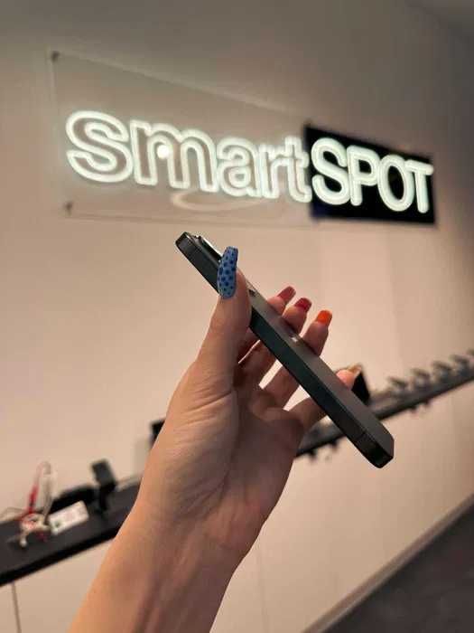 iPhone 15 Pro 256GB Black Titanium - jak nowy!