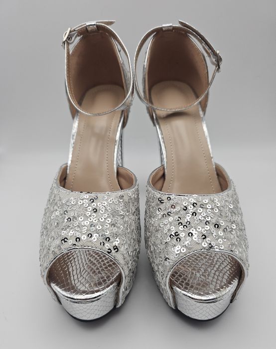 Srebrne buty damskie cekinowe na platformie r 40