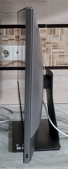 Dell 27" 4К Intel Xeon E3-1225 32GB 500SSD 1TBHDD Radeon Pro WX 8GB