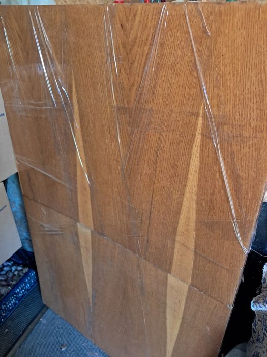 Стіл міцний солідний