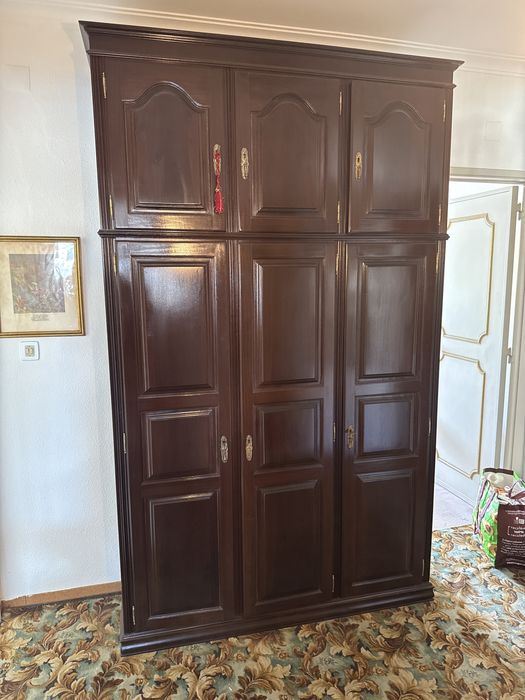 Movel roupeiro com muita arrumação