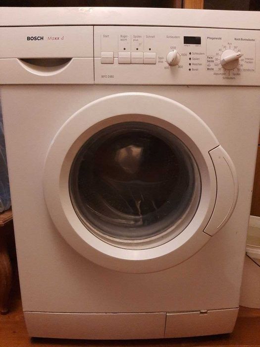 Продам стиральную машинку BOSCH Maxx4 WFO 2480