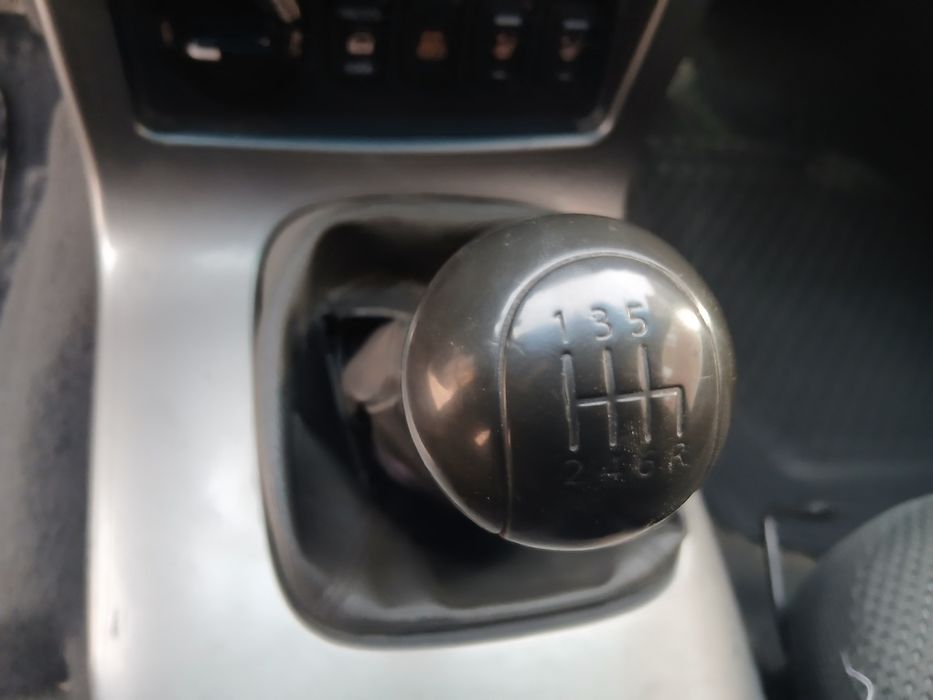 Продам  NISSAN 2.5 Дизель 4х4