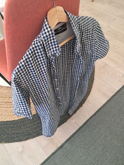 Camisa de manga curta axadrezada azul e branca para homem