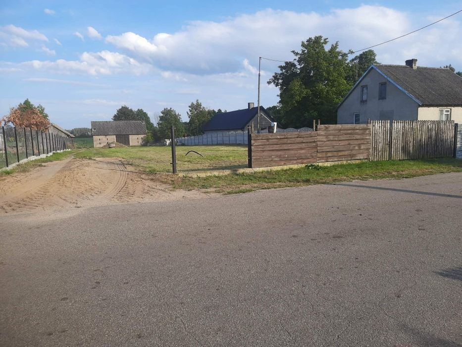 Sprzedam działkę budowlaną 1750m2
