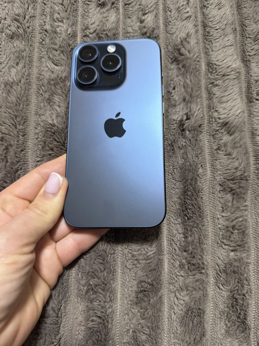 Продам Айфон 15 про 256