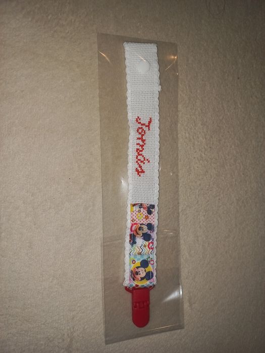 Prende chucha ponto cruz