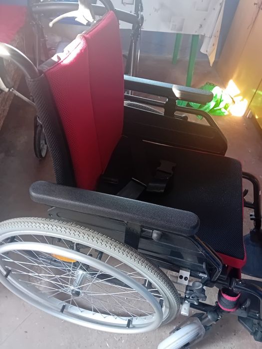 Lekki wózek inwalidzki Cameleon stan jak nowy