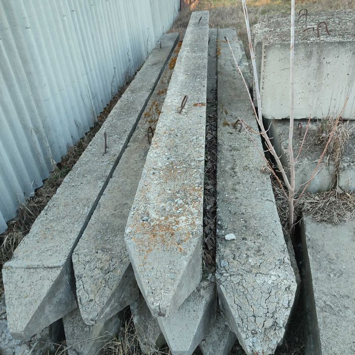 Продам сваї будівельні 600*30*30