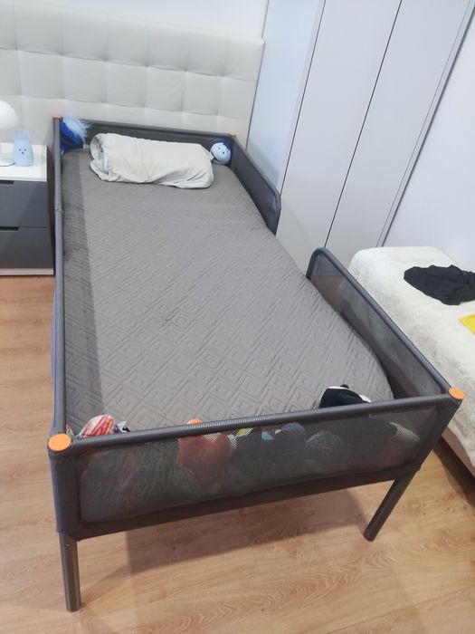 Cama com colchão de criança