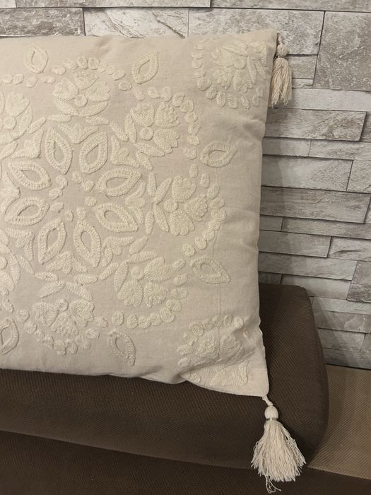 Dekoracyjna poduszka z haftem w stylu Boho 40x40cm nr.8663