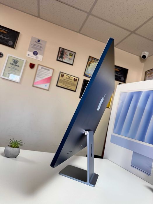 Моноблок Apple iMac 24-inch (M1, 2021) 24" 4.5K·M1·8GB·256GB·SSD·Blue·як новий