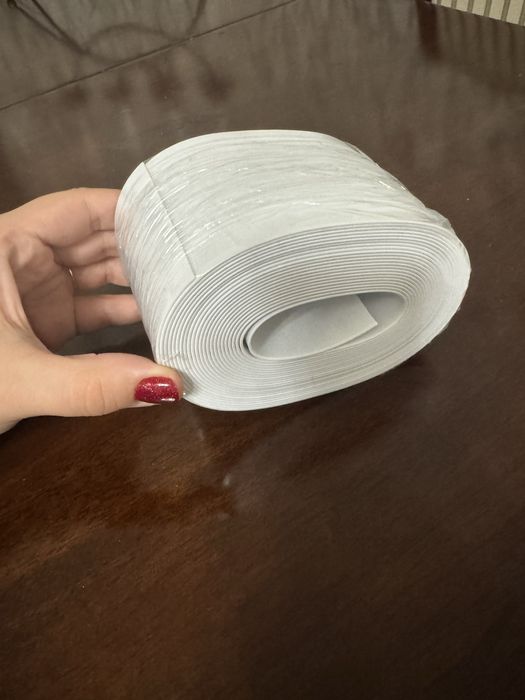 Широка водонепроникна сантехнічна лента. Для гідроізоляції