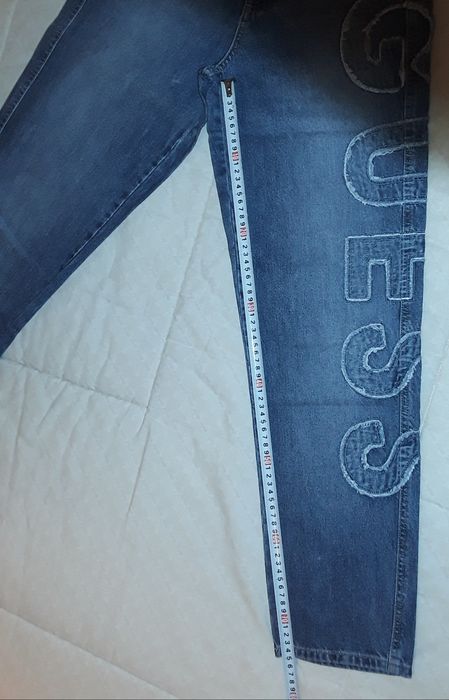 Calças de senhora em ganga da Guess Jeans