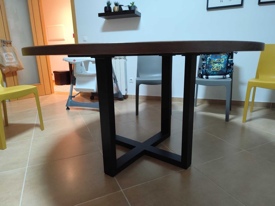 Mesa redonda Madeira, pés metal