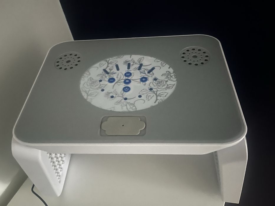 Lampa na skore twarzy czerwone Led