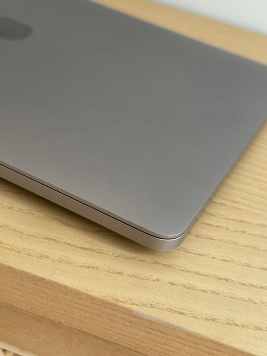 MacBook Pro 13’ 2020 intel core i5