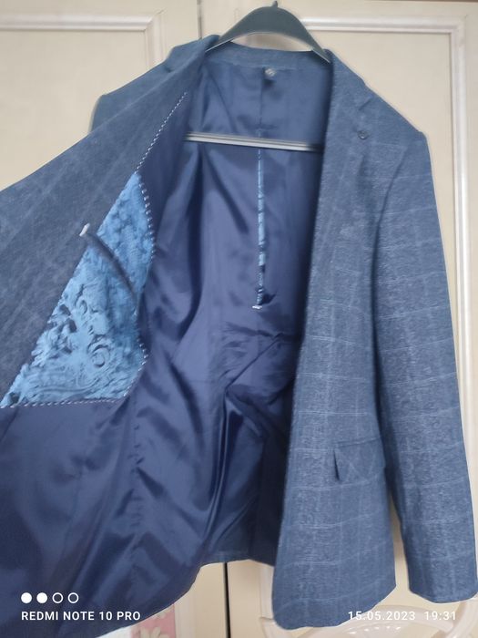 Стильний піджак для хлопчиків.